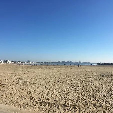 Familiale Salle Cinema Plage Centre Ville * רויאן